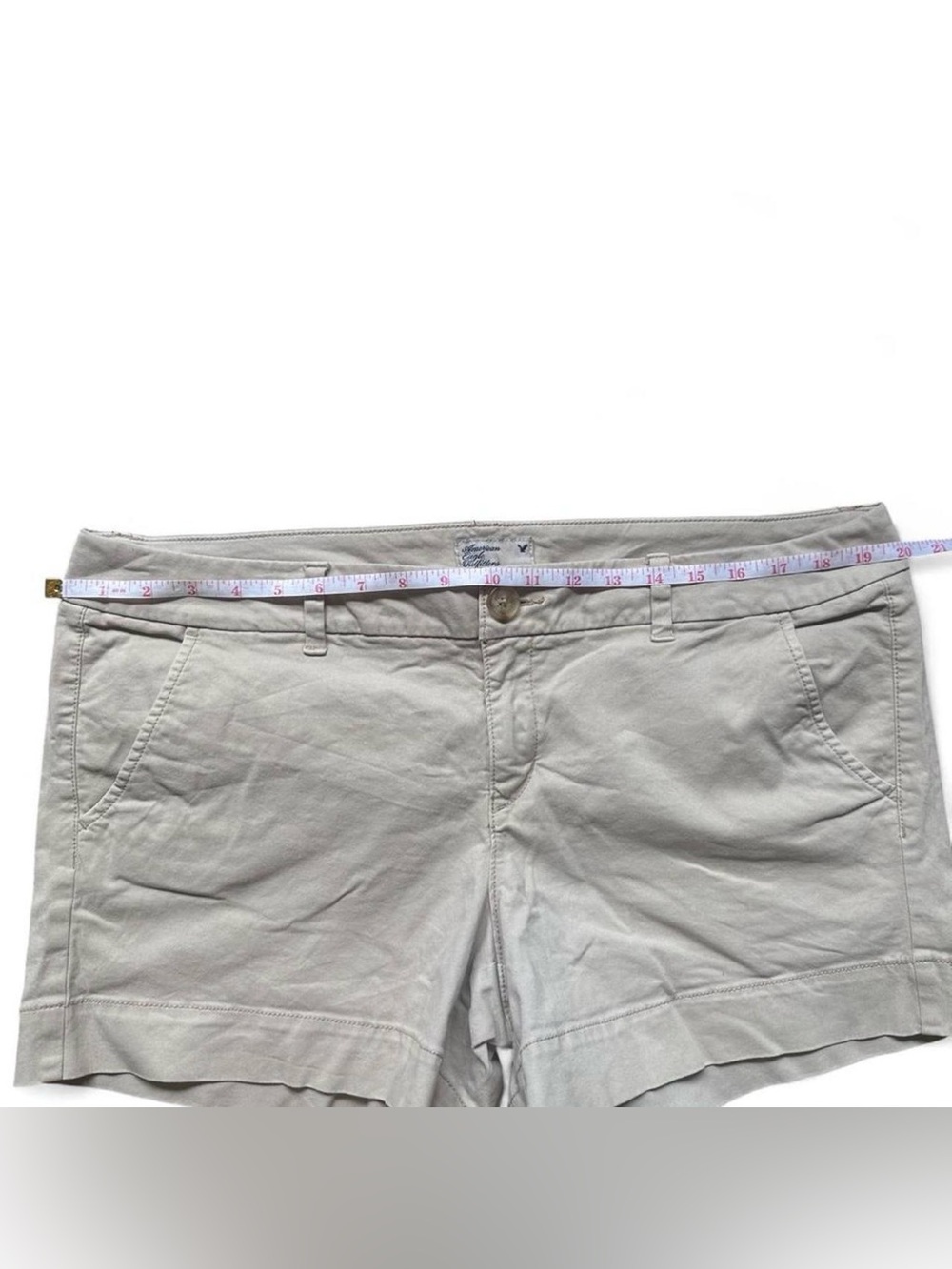 Y2K 2010s American Eagle Outfitters Women's Khaki Cotton Shorts - Picture 6 of 7